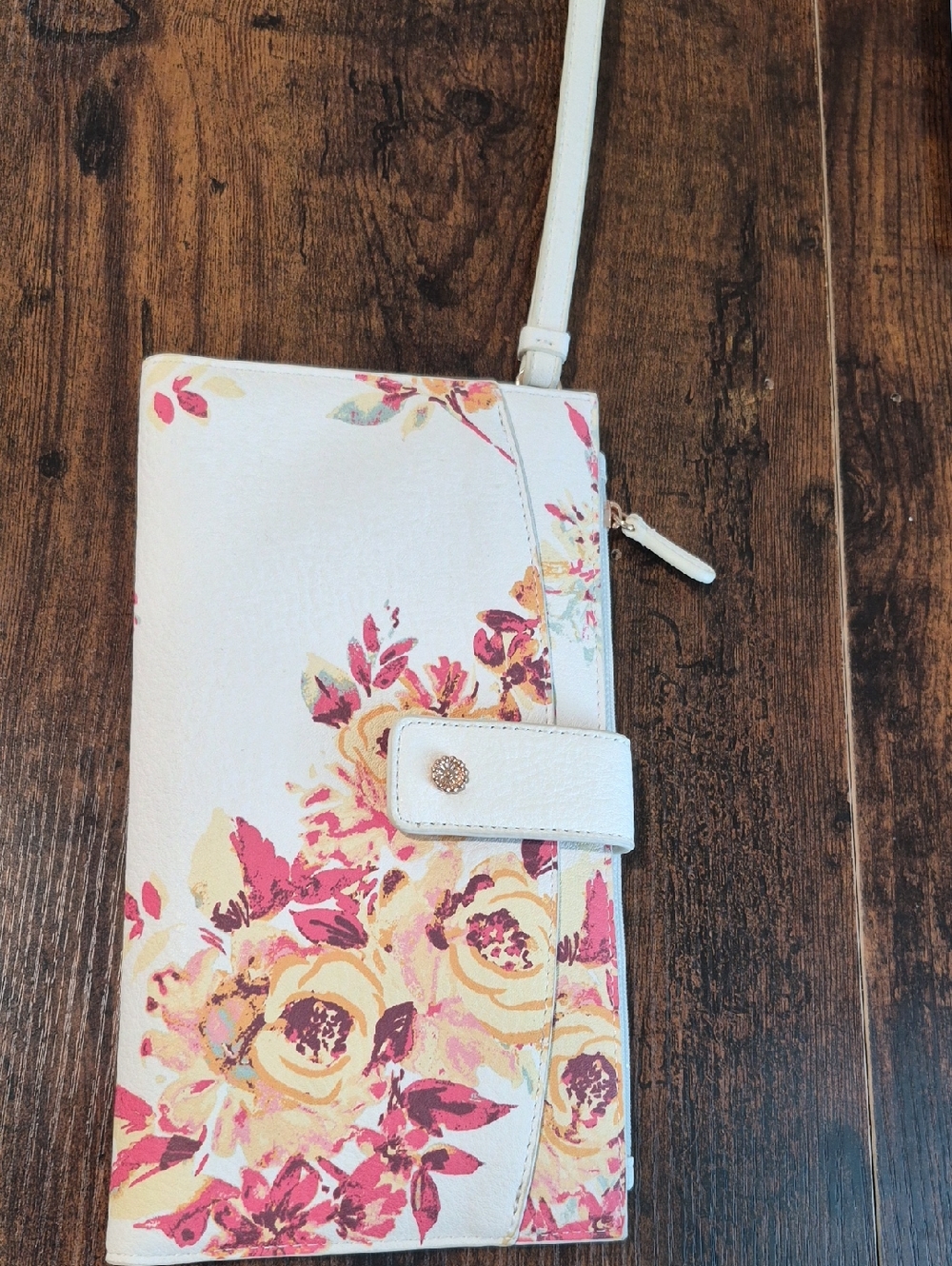 LC Lauren Conrad White Floral Wristlet Clutch